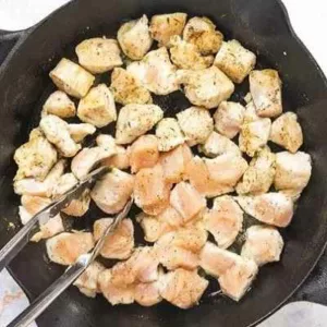 آموزش طرز تهیه پاستا آلفردو با مرغ و قارچ و خامه | دستور پخت رستورانی در خانه