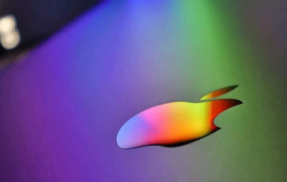 Foxconn-expects-strong-sales_11zon