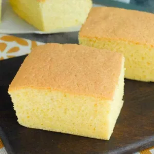 طرز تهیه کیک اسفنجی خانگی پف‌دار و خوشمزه با دستور ساده و نتیجه بی‌نقص