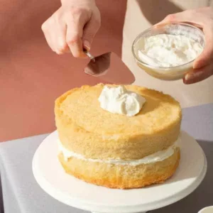 بهترین جایگزین‌های شیر در کیک؛ از شیرخشک تا ماست و آبمیوه