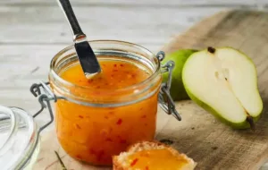 مربای گلابی خانگی با عطر دل‌انگیز و رنگ طلایی؛ طرز تهیه ساده و ماندگار