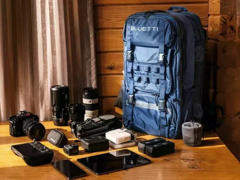 bluetti-solar-backpack-2_11zon