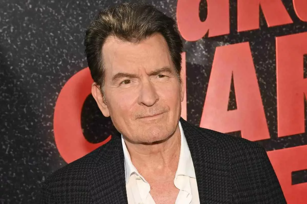 charlie-sheen-hiding-hiv-diagnosis-condition-health_11zon