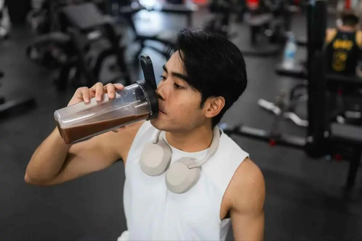 drinking-protein-shake_11zon