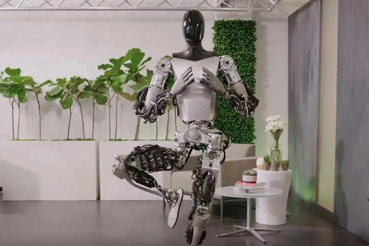 elon-musk-optimus-incredible-surgeon_11zon