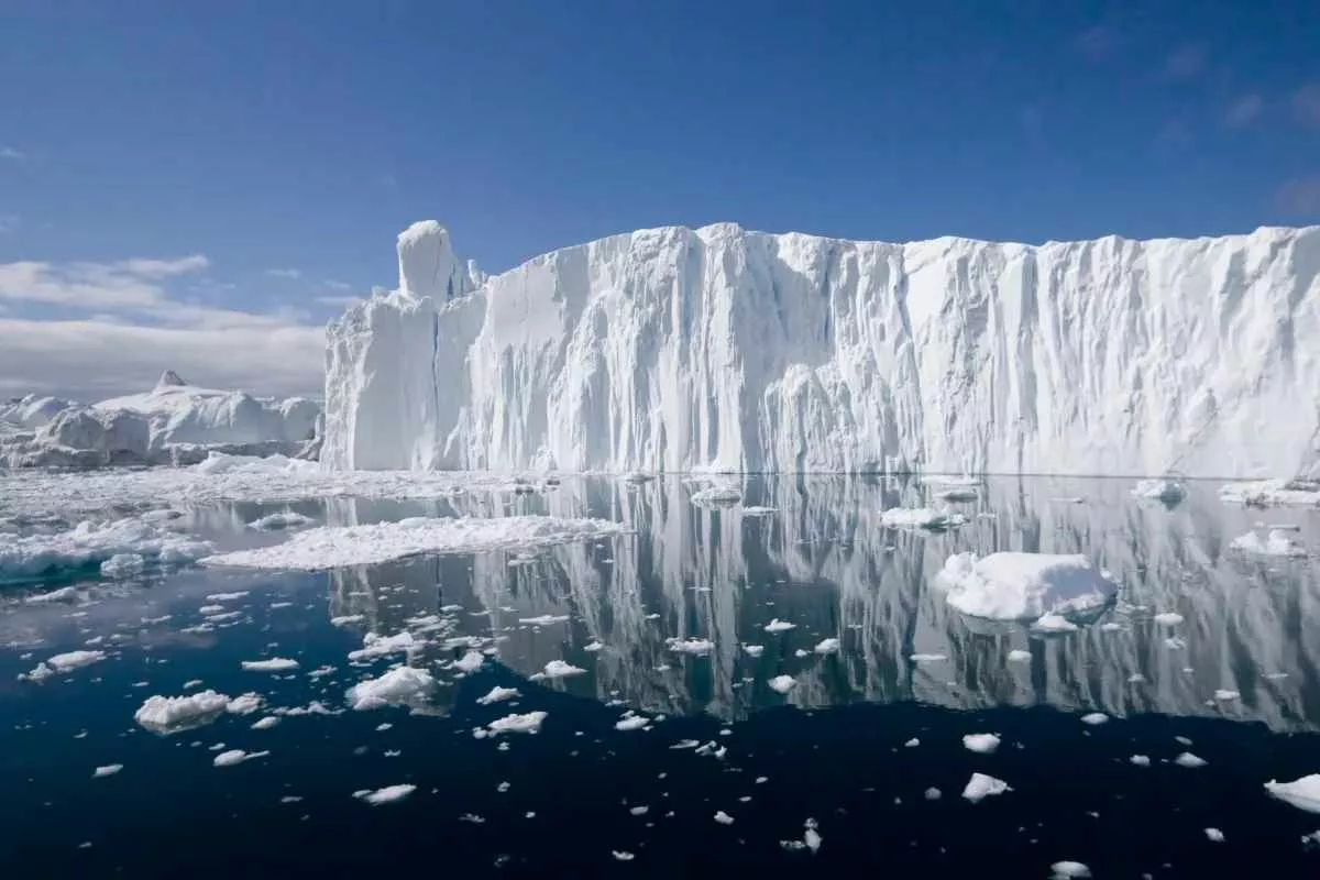 impossible-life-arctic-ice_11zon