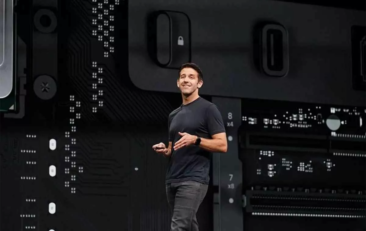 john-ternus-on-stage_11zon