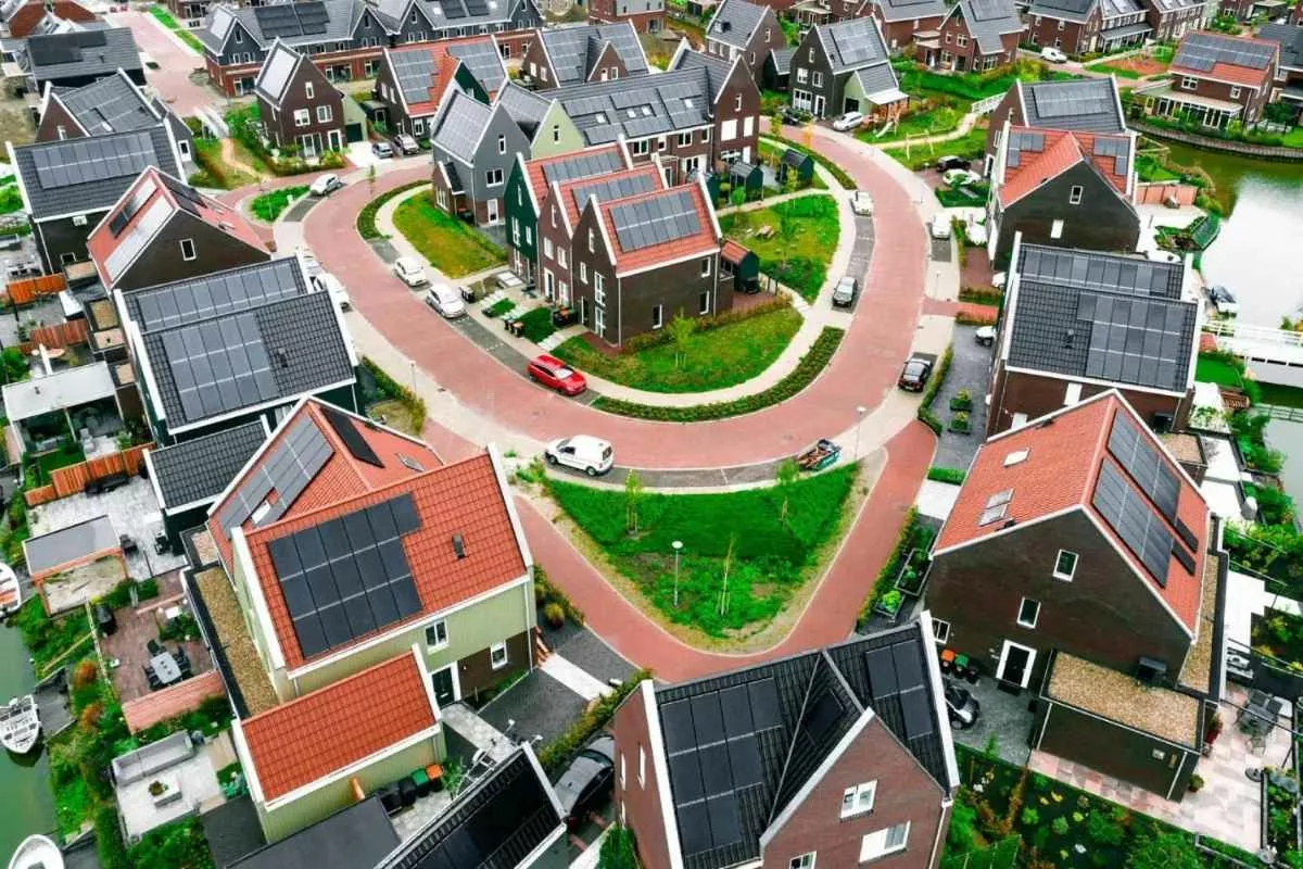 more-than-one-in-three-dutch-homes-has-solar-panels_11zon