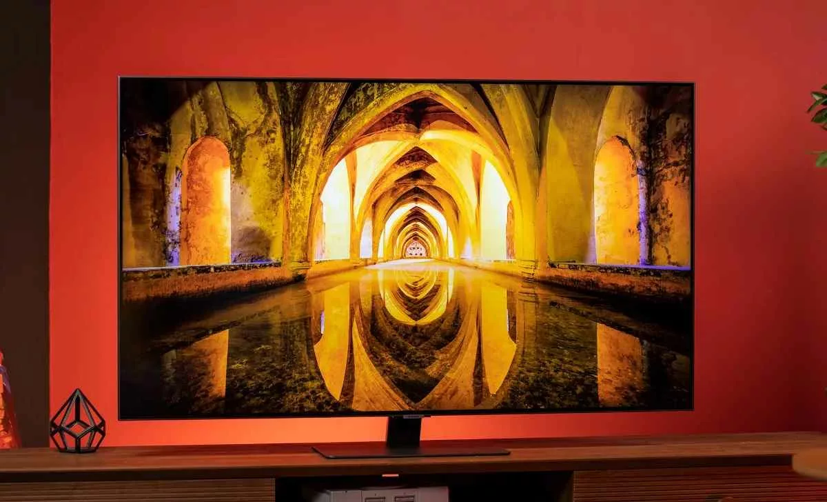 samsung-q80-tv_11zon