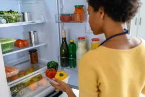 اشتباه رایج در آشپزخانه؛ چرا نباید بعضی خوراکی‌ها را داخل در یخچال بگذارید؟