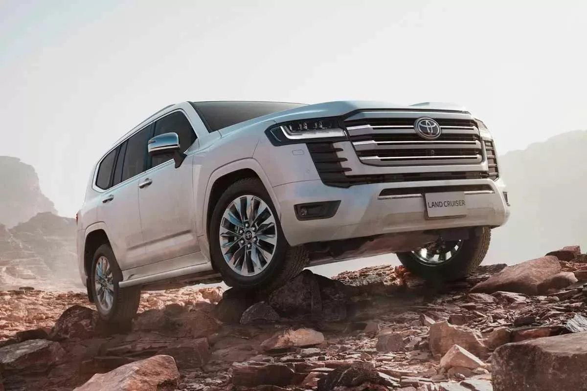 toyota-land-cruiser-j300_11zon