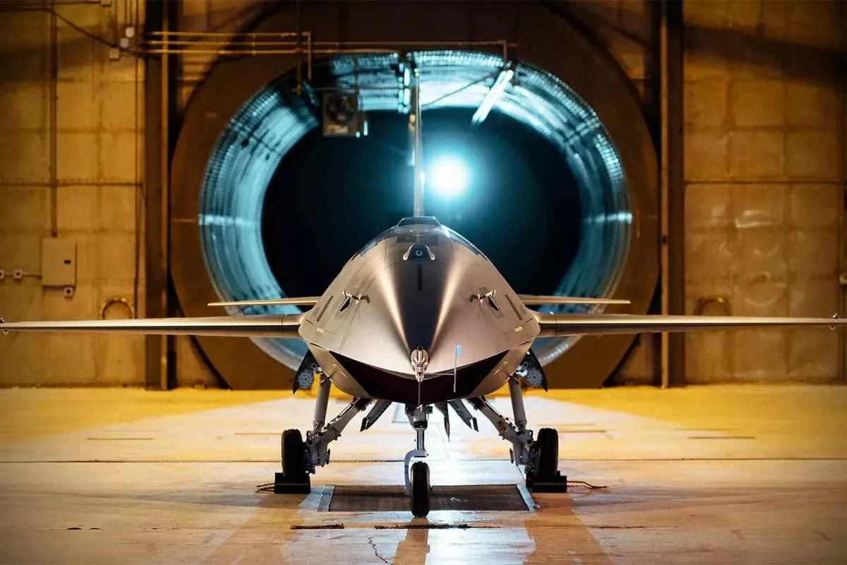 andurils-fury-jet-explained_11zon