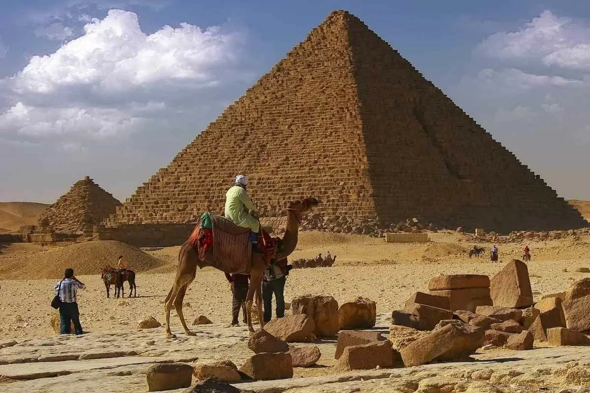 anomalies-detected-in-menkaure-pyramid_11zon