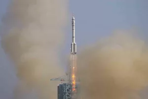 ماموریت نجات در مدار کامل شد؛ شنژو ۲۲ مشکل فضانوردان چین را یک‌بار برای همیشه حل کرد!