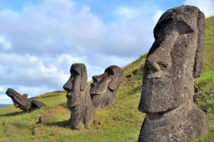 راز بزرگ موآی‌ها؛ آیا مجسمه‌های غول‌آسای ایستر محصول رقابت مرگبار قبایل بودند؟