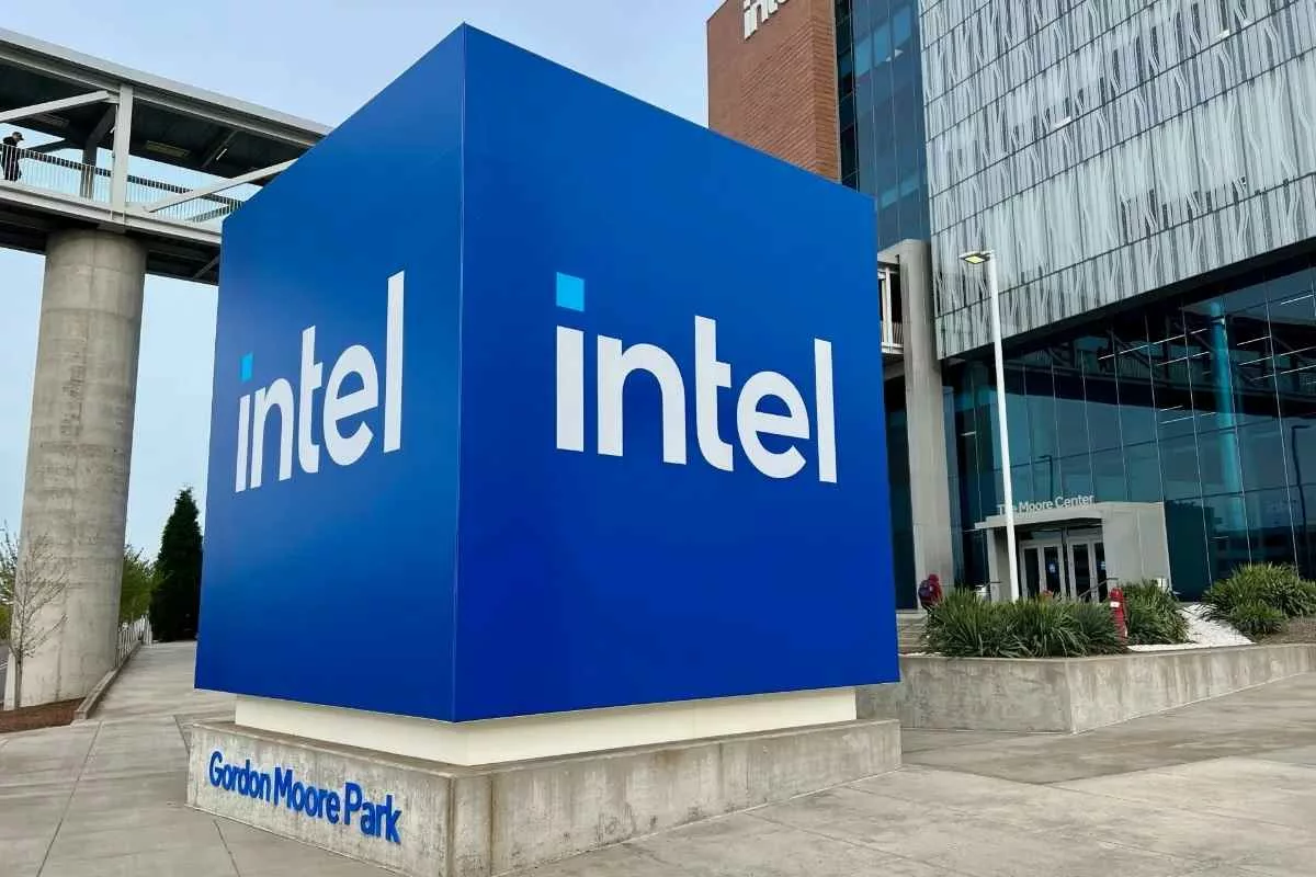 intel-files-lawsuit-against-former-employee-stole-top-secret-data_11zon