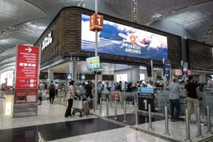 سگ‌های درمانگر + کپسول خواب هوشمند: راز فرودگاهی که سفر را به آرامش بدل کرد