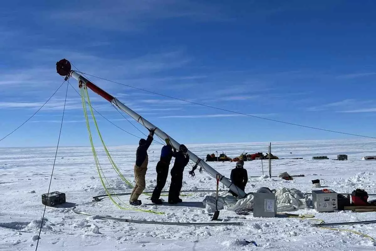 oldest-air-trapped-million-year-old-antarctic-ice_11zon