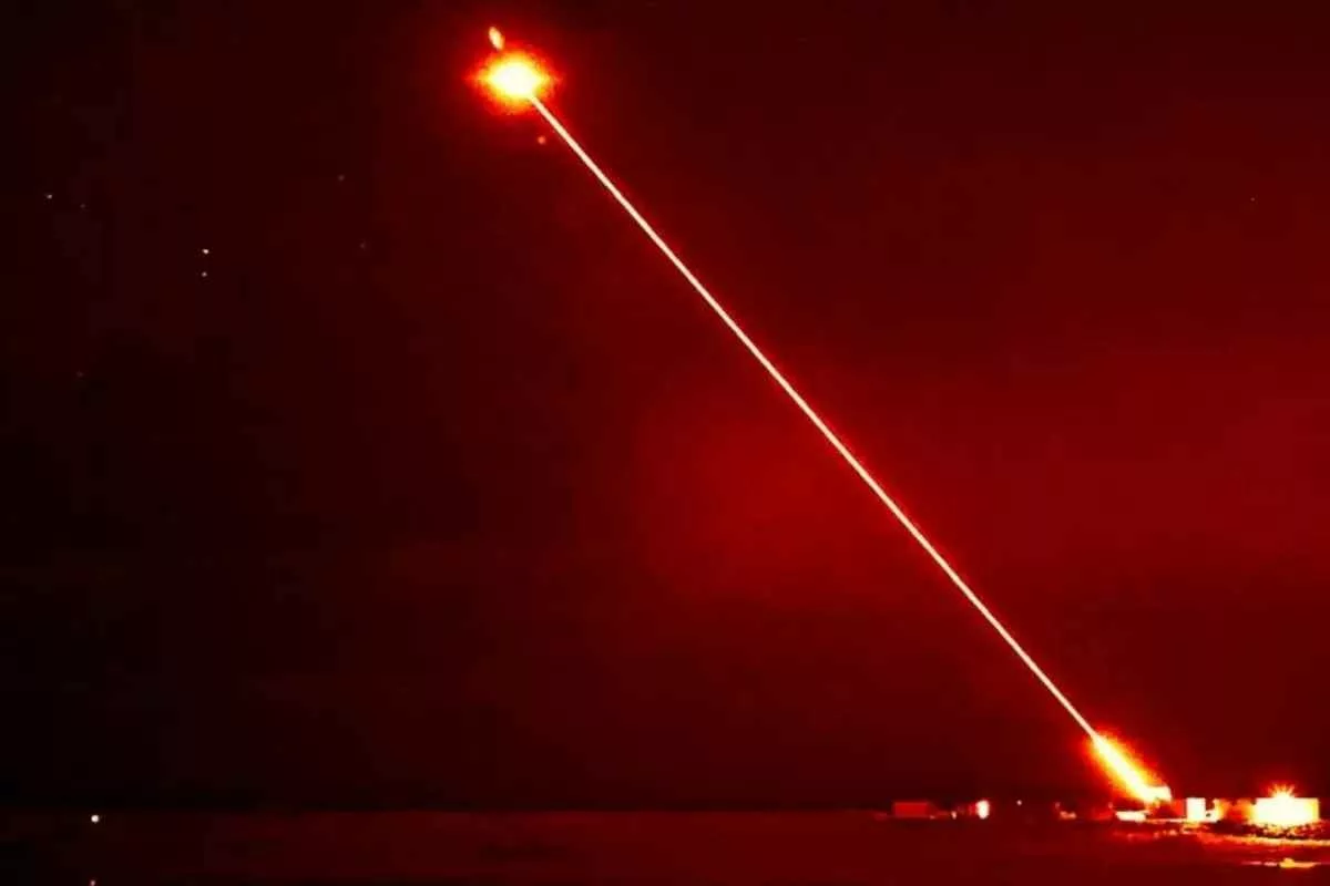 uk-navy-dragonfire-laser-weapon_11zon