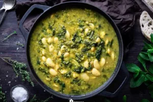 آش اسفناج جنوبی؛ طرز تهیه آسان و مرحله‌به‌مرحله با بلغور و بدون گوشت