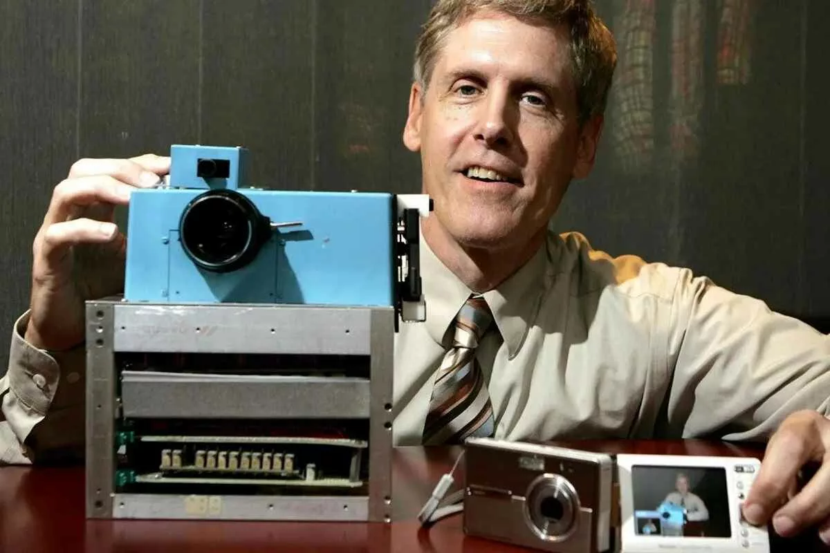 story-of-first-digital-camera_11zon