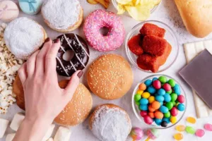 حمله فوری قند به دندان‌ها؛ تخریب مینا فقط در چند ثانیه آغاز می‌شود!