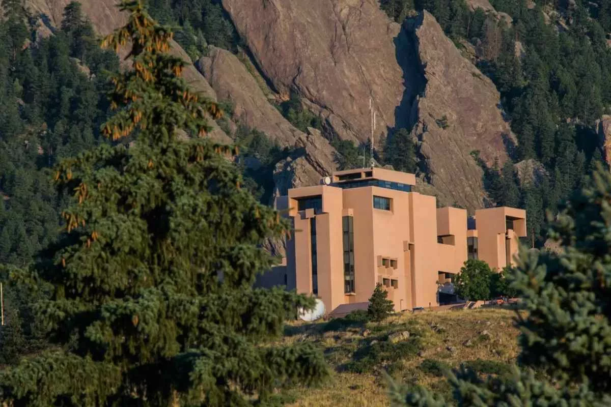 trump-orders-shutdown-ncar_11zon