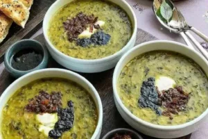 طرز تهیه آش کدو سبز مجلسی؛ دستور ساده و خوشمزه با عدس و بلغور