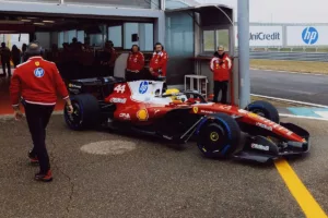 اولین تجربه رانندگی لوئیس همیلتون با فراری SF‑26؛ شروع رویایی اسطوره و امید تازه به فصل 2026