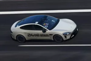 شیائومی SU7 رکورد استقامت پیمایش خودروهای برقی را جابه‌جا کرد