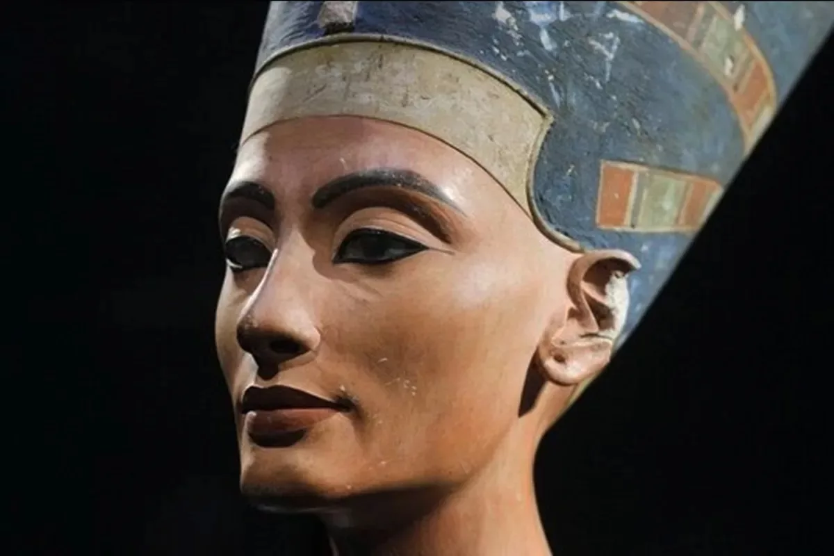 zahihawas-hopes-find-nefertiti