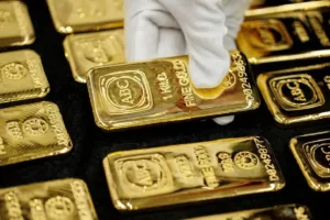 دلایل کاهش قیمت طلا در روزهای جنگ: تحلیل رفتار متناقض بازار طلا در زمان بحران‌های نظامی