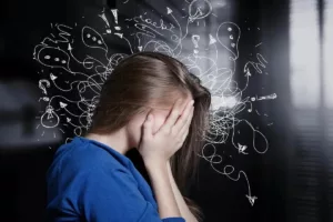 همه چیز درباره حملات پانیک؛ علائم، دلایل، پیشگیری و روش‌های درمان