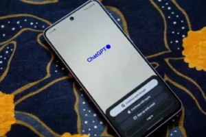 OpenAI در مسیر ورود به بازار گوشی‌های هوشمند؛ آغاز یک رقابت ساختاری با غول‌های موبایل