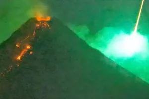 رقص آتش و سنگ: واکاوی برخورد کیهانی و زمینی در قلب فیلیپین