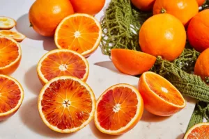 رمزگشایی از پیوند ویتامین C و پایداری شبکه عصبی در دوران سالمندی